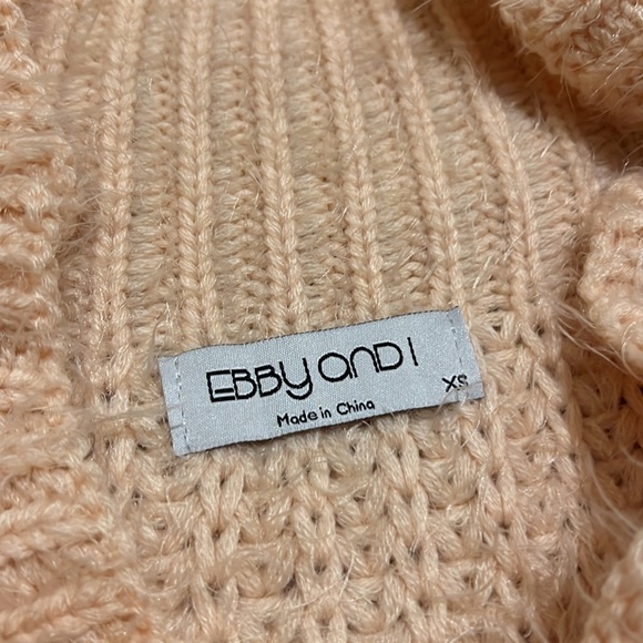 Light peach sweater size XS - Picture 2 of 2